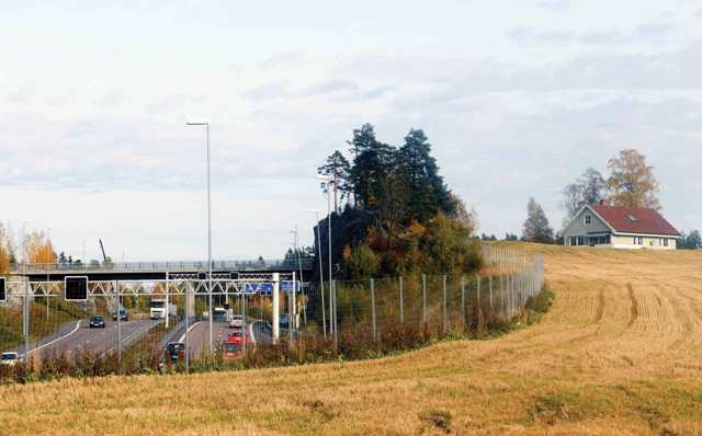 Fil:Kjoneberget kvinnegrav LL019.jpg