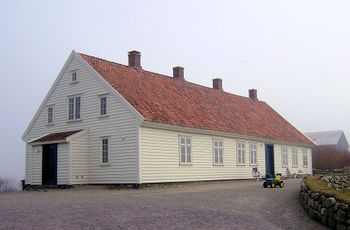 350px-Haa_gamle_prestegard01.jpg
