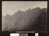 196. 664. Romsdalen, Panorama af Romsdalshorn og Troldt. - no-nb digifoto 20151109 00013 bldsa AL0664.jpg