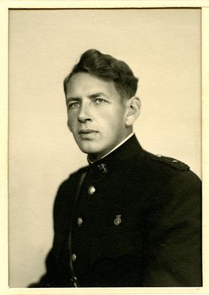 Alf T. Pettersen som ung politimann..jpg