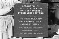 Asker rådhus fikk i 1964 Betongtavlen. Foto: Johan Brun / Dagbladet