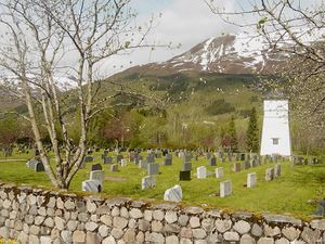 Batnfjord-graveyard.jpg