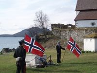 Ved bekransningen av Russestøtta på Trondenes er korpset ofte representert ved trompetist. Her fra 17. mai 2008. Foto: Gunnar E. Kristiansen