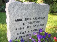 Birger B. Rasmussens gravminne. Foto: Stig Rune Pedersen