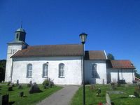 Botne kirke, søndre langside. Foto: Stig Rune Pedersen