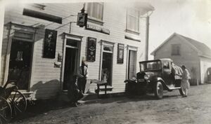 Brødr. Tørnbys landhandel ca 1935.jpeg