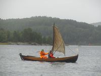 Sognebåt under kappsegling på Råseglseminaret 2015 på Otnes i Valsøyfjorden. Foto: Olve Utne