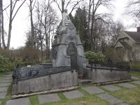 Bjølsen Valsemølles grunnlegger, Gustav Martinsen, er gravlagt i en monumental familiegrav på Nordre gravlund i Oslo. Foto: Stig Rune Pedersen