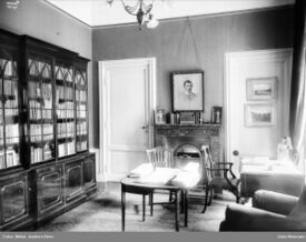 Biblioteket, i den private leiligheten. Foto: Anders Beer Wilse/Oslo Museum (ant. 1931).
