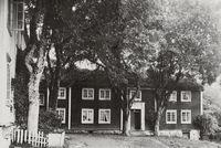 Gammellåna på Gjemnes gard på Nordmøre. Foto: Johan Meyer (1917). .