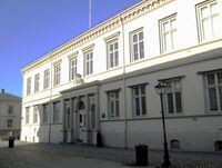 Storgata 8, Halden rådhus i bygning fra 1819, ombygd til rådhus i 1902. Foto: Stig Rune Pedersen
