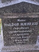 Malermester Haldor Hjerleids gravminne. Foto: Stig Rune Pedersen