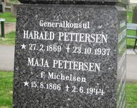 228. Harald Nicolai Pettersen gravminne.jpg
