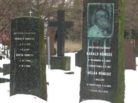 17. Harald Rømcke gravminner.jpg