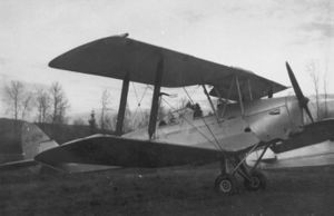 De Havilland Tiger Moth som ble fløyet hjem av klubbens egne flygere i 1954. Foto: Egil Linnes. Klikk på bildet for å se stor utgave