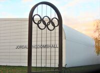 Jordal ungdomshall, med OL-ringene fra 1952 plassert utenfor. Foto: Stig Rune Pedersen