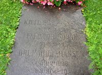 154. Kjell Bull-Hansen gravminne Oslo.jpg