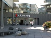 I 2008 åpnet kjøpesenteret Kolbotn torg, her er inngangen fra Jan Baalsruds plass