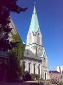 Kristiansand domkirke, oppført 1885. Foto: Bjoertvedt (2008)