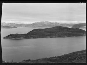 Kvenangen. Kvenangfjord. (Øya skorpa i forgrund) - no-nb digifoto 20150225 00094 NB MIT FNR 10846.jpg