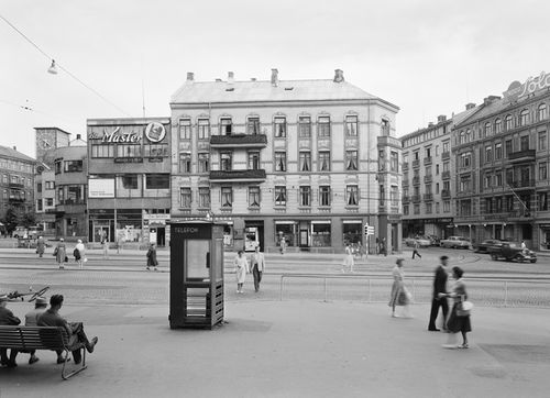 Majorstua i 1961. Fotografen sto med ryggen til Majorstuhuset. Vinkelplassen er synlig på venstre side. Foto: Truls Teigen