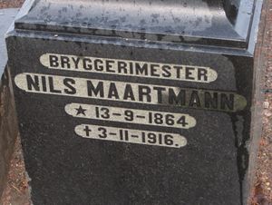 Nils Maartmann gravminne Vestre gravlund Oslo.jpg