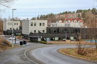 Rekkehusbebyggelse på grensen til Oslo. Ormerudveien i forgrunnen. Foto: Leif-Harald Ruud