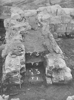 Under arkeologisk utgravning. Foto: Ukjent / Riksantikvaren (1919).