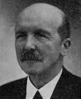 1911-1914 og 1920-1921: Garver og kjøpmann Simon Petersn fra Strinda, lagets sjette formann. Han var en av lagets stiftere - og tjente også som lagets kasserer gjennom flere år.