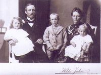 Sofie og Chr. Seierstad med tre av barna.
