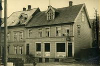 Harstad kooperative Forenings nye forretningsbygg fra 1925 i Rik. Kaarbøsgt. 17-19.