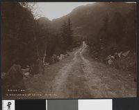 56. Rjukan I.N.A 13. Udbedring af veien - no-nb digifoto 20160408 00099 bldsa EYDE 5 5 og 6 025.jpg