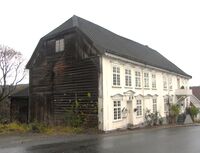 Rogstadbakken 4, Rogstadgården. Foto: Stig Rune Pedersen (2013)