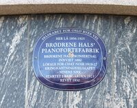 Stortingsgata 26: Brødrene Hals' pianofortefabrikk og konsertlokale; grunnleggelsessted for Kringkastingsselskapet. 59.914347° N 10.733074° Ø