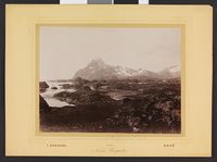 2. Storvaagen med Vaagakallen i Baggrunden, Lofoten - no-nb digifoto 20140313 00009 bldsa fFA00144.jpg