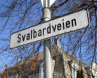 Svalbardveien i Oslo ble navngitt i 1926, året etter at øygruppen ble innlemmet i kongeriket. Den er en av flere gater og veier i landet som har navn etter Svalbard. Foto: Stig Rune Pedersen (2013)