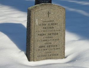 Ulrik Albert Sæther gravminne.jpg