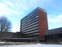 Det Humanistiske fakultet, med høyblokken fra 1963 som bærer Niels Treschows navn. Foto: Stig Rune Pedersen