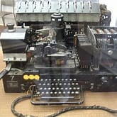 Siemens & Halske T52 elektromekanisk chiffermaskin for teleprintersignaler (teleks), utviklet av firmaet Siemens og Halske rundt 1930.