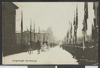 10. "Kongeindtoget" Carl Johansgd - no-nb digifoto 20160209 00528 bldsa PK15016.jpg