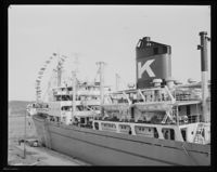 «Queensville» med Klaveness' rederimerke på skorsteinen. Foto: Jac Brun (1957).