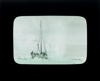 42. "Veslekari-ekspedisjonen", 1928. "Veslekari" i isen - no-nb digifoto 20160121 00011 bldsa veslekari p14.jpg