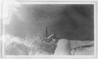 43. "Veslekari-ekspedisjonen", 1928. "Veslekari" i isen - no-nb digifoto 20160121 00057 bldsa veslekari n11 a.jpg