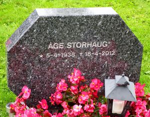 Åge Storhaug gravminne Oslo.JPG