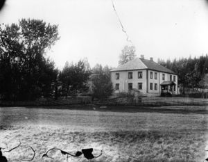 Åmot prestegård.jpg