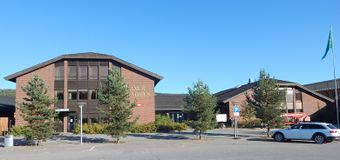 Åmot rådhus på Rena.JPG