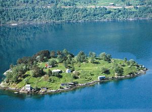 Årsetøya flyfoto fra O.jpg