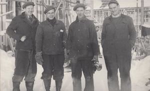 Årvoll - selvbyggere i Selvbyggerveien.jpg