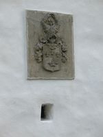 98. Ø Råde. Råde kirke, Sommerhielms våpen, nord.JPG