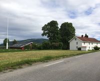 Garden Østby, som ligger helt inntil Øverskreien-vegen. Foto: Inger-Marit Østby (2016).